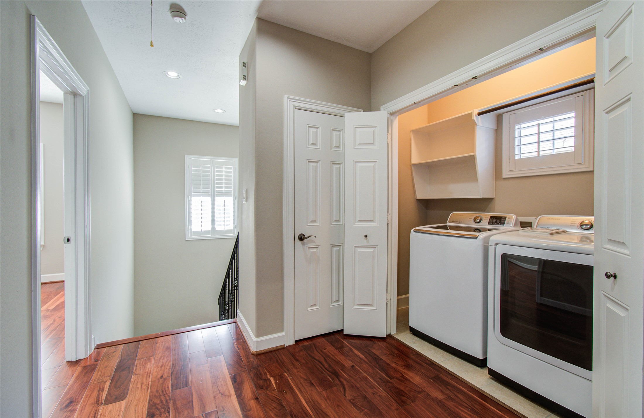 4613 Floyd Street Houston, TX 77007 - Photo 20 of 37 a view of hallway with washer and dryer