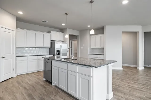 $2,550 | 180 Tanager Drive, Rhome, TX 76078