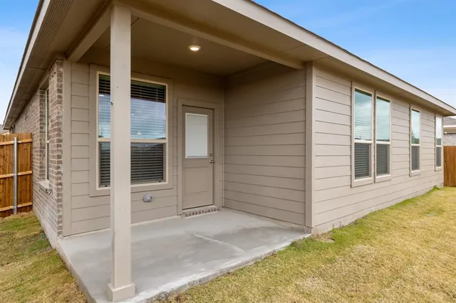 $2,550 | 180 Tanager Drive, Rhome, TX 76078