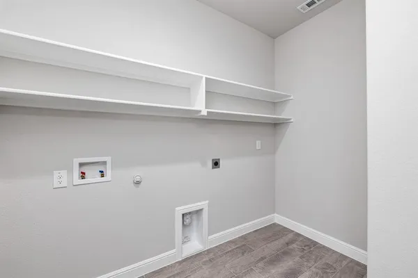 $2,225 | 180 Tanager Drive, Rhome, TX 76078