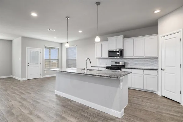 $2,225 | 180 Tanager Drive, Rhome, TX 76078