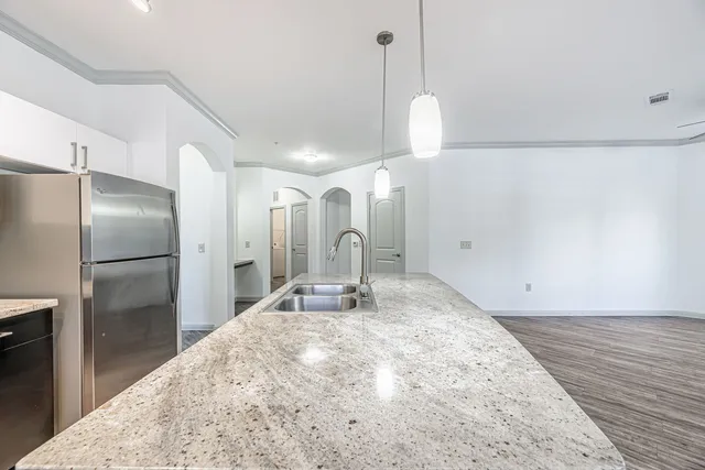 $1,360 | 8877 Lakes At 610 Drive, Unit 273, Houston, TX 77054