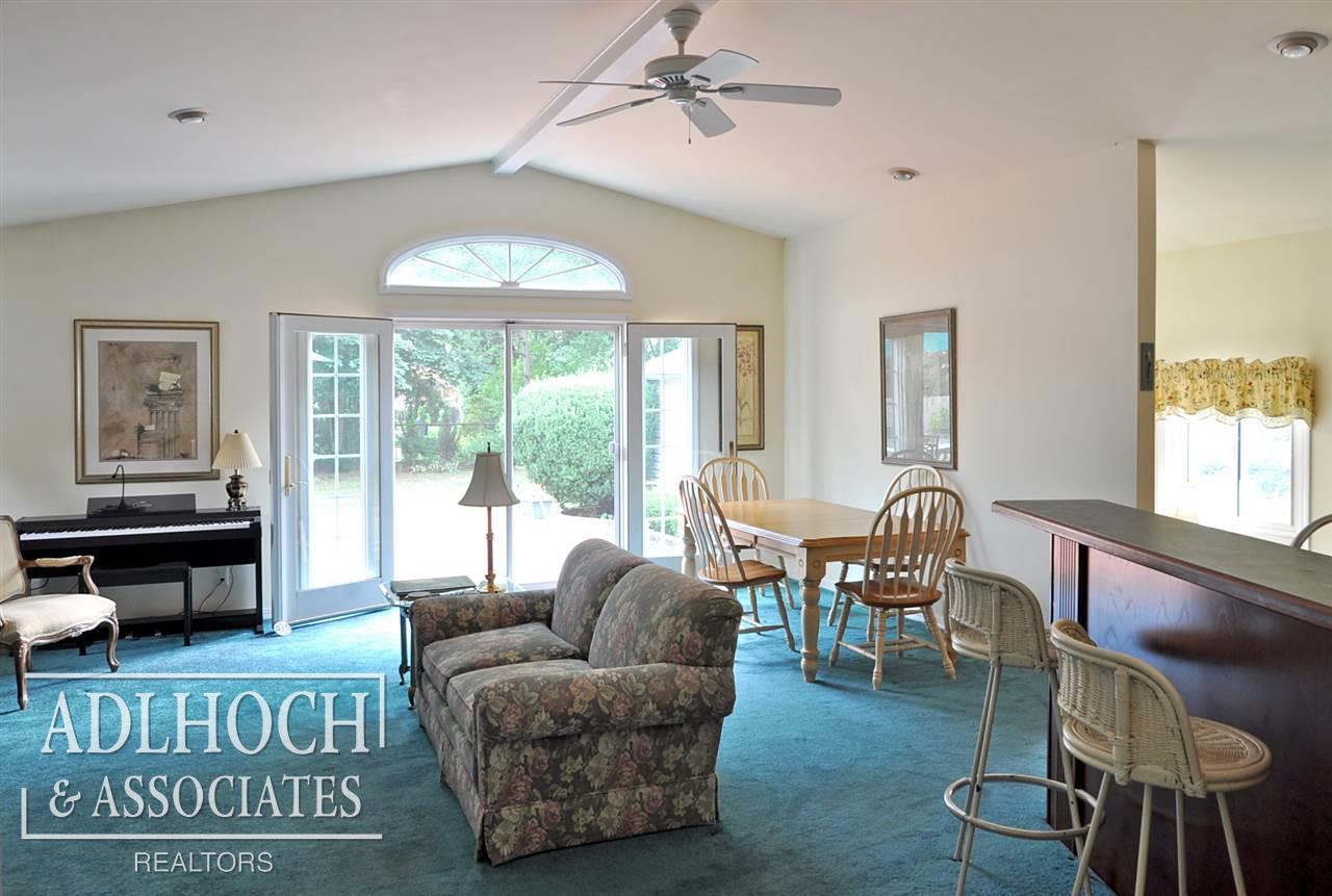 329 Moross Road Grosse Pointe, MI 48236 - Photo 8 of 20 31337428-7.JPG