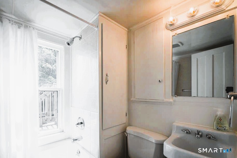 356 Main Street, Unit 3 Wallingford, CT 06492 - Photo 6 of 10