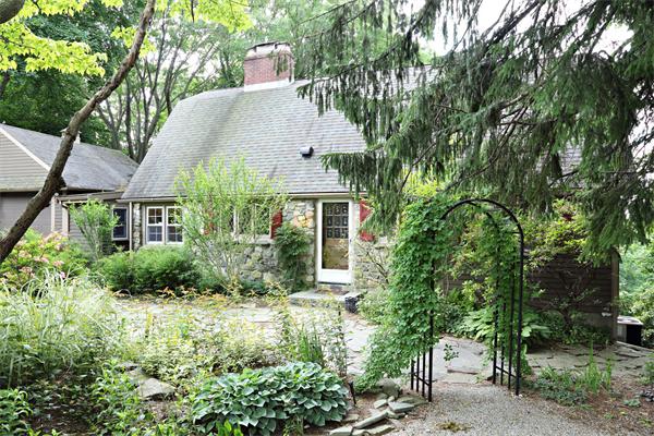 247 Country Club Road Newton, MA 02459 - Photo 1 of 8