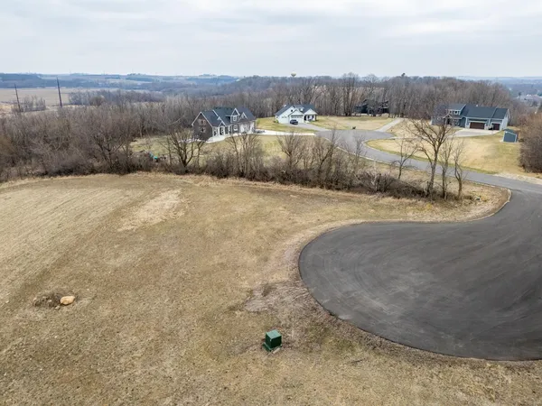 $152,000 | 701 Cherrywood Dr Pine Island Southwest, Pine Island, MN 55963