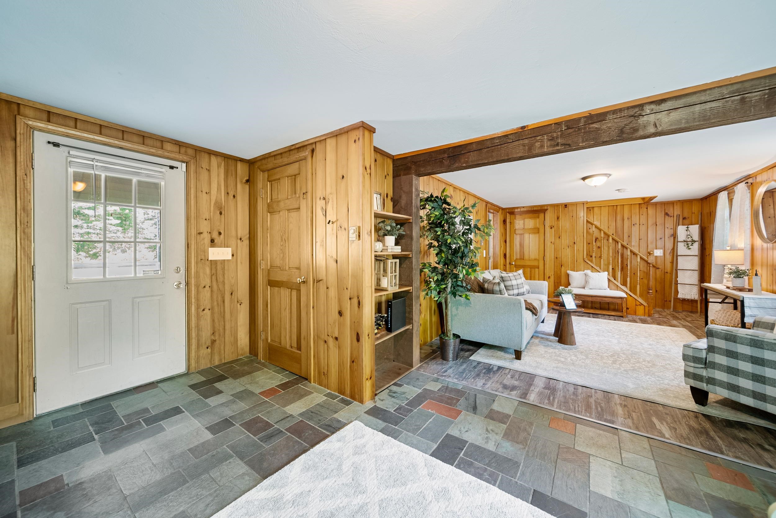 205 Mammoth Road Londonderry, NH 03053 - Photo 5 of 38