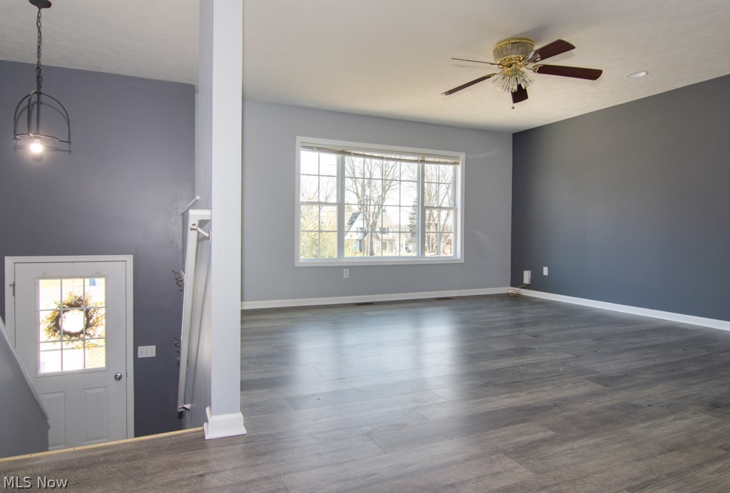 4140 South Hametown Road Norton, OH 44203 - Photo 2 of 34 Spacious, open living room with Luxury Vinyl floor.