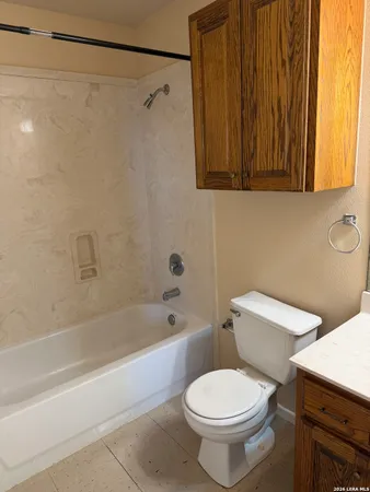 $1,195 | 212 Schriewer, Unit 201, Poth, TX 78147