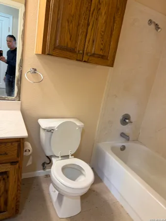 $1,195 | 212 Schriewer, Unit 201, Poth, TX 78147