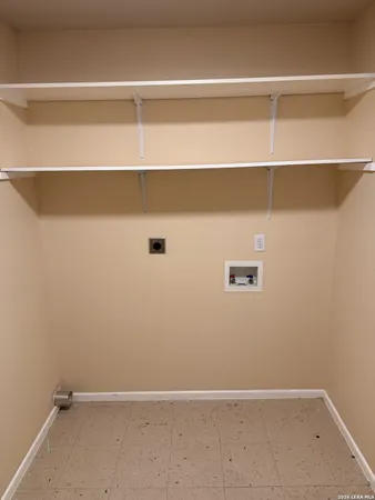 $1,195 | 212 Schriewer, Unit 201, Poth, TX 78147