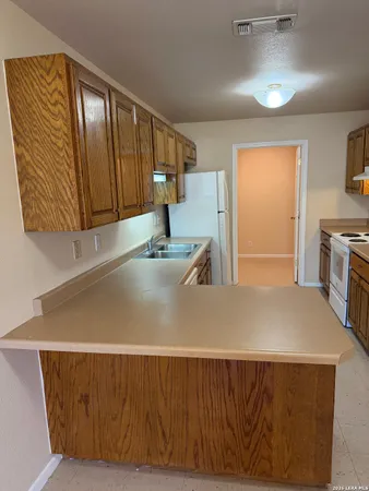 $1,195 | 212 Schriewer, Unit 201, Poth, TX 78147