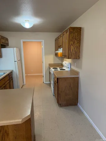 $1,195 | 212 Schriewer, Unit 201, Poth, TX 78147