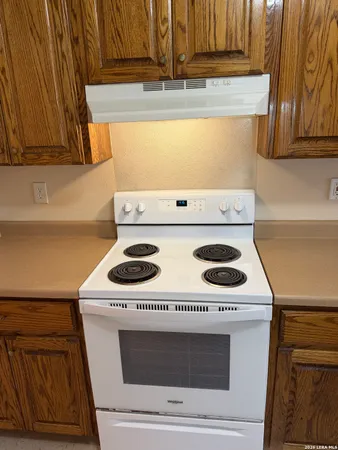 $1,195 | 212 Schriewer, Unit 201, Poth, TX 78147