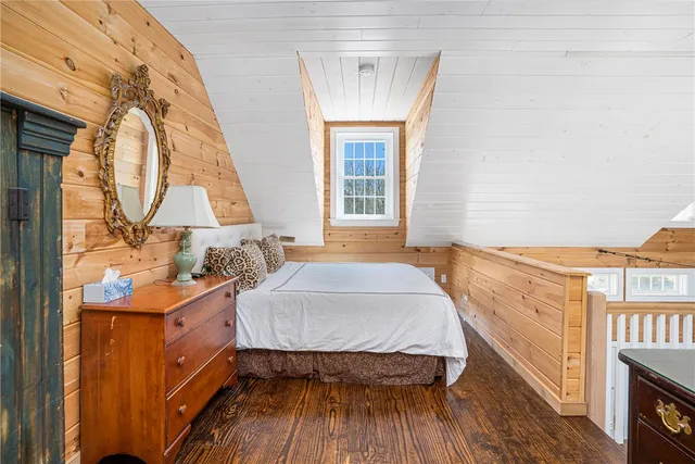 $2,800 | 54 Metaterraine Avenue, South Kingstown, RI 02879