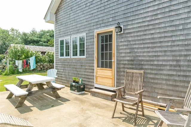 $2,800 | 54 Metaterraine Avenue, South Kingstown, RI 02879
