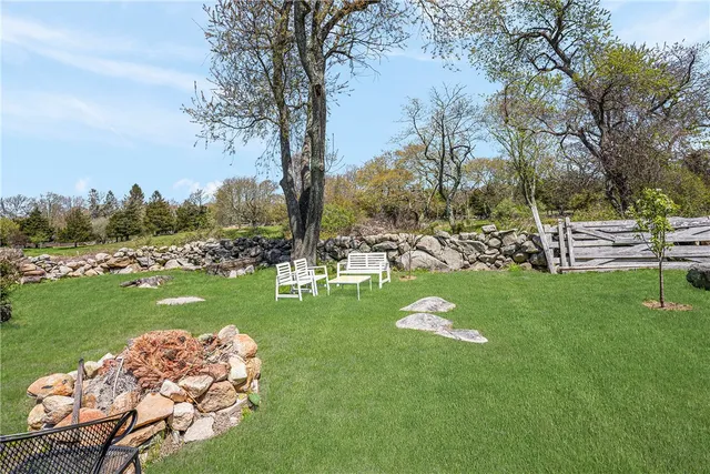 $2,800 | 54 Metaterraine Avenue, South Kingstown, RI 02879