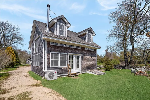 $2,800 | 54 Metaterraine Avenue, South Kingstown, RI 02879