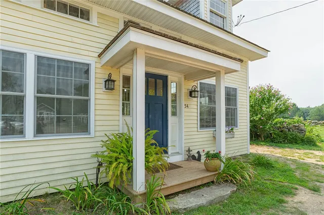 $2,800 | 54 Metaterraine Avenue, South Kingstown, RI 02879