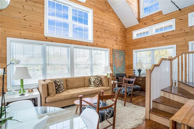 $2,800 | 54 Metaterraine Avenue, South Kingstown, RI 02879