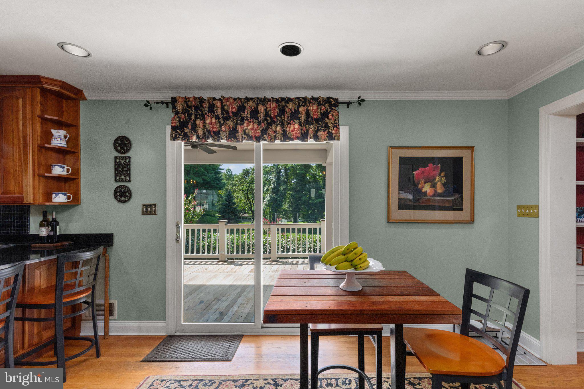 8111 Halton Road Towson, MD 21204 - Photo 7 of 37 EAT IN KITCHEN