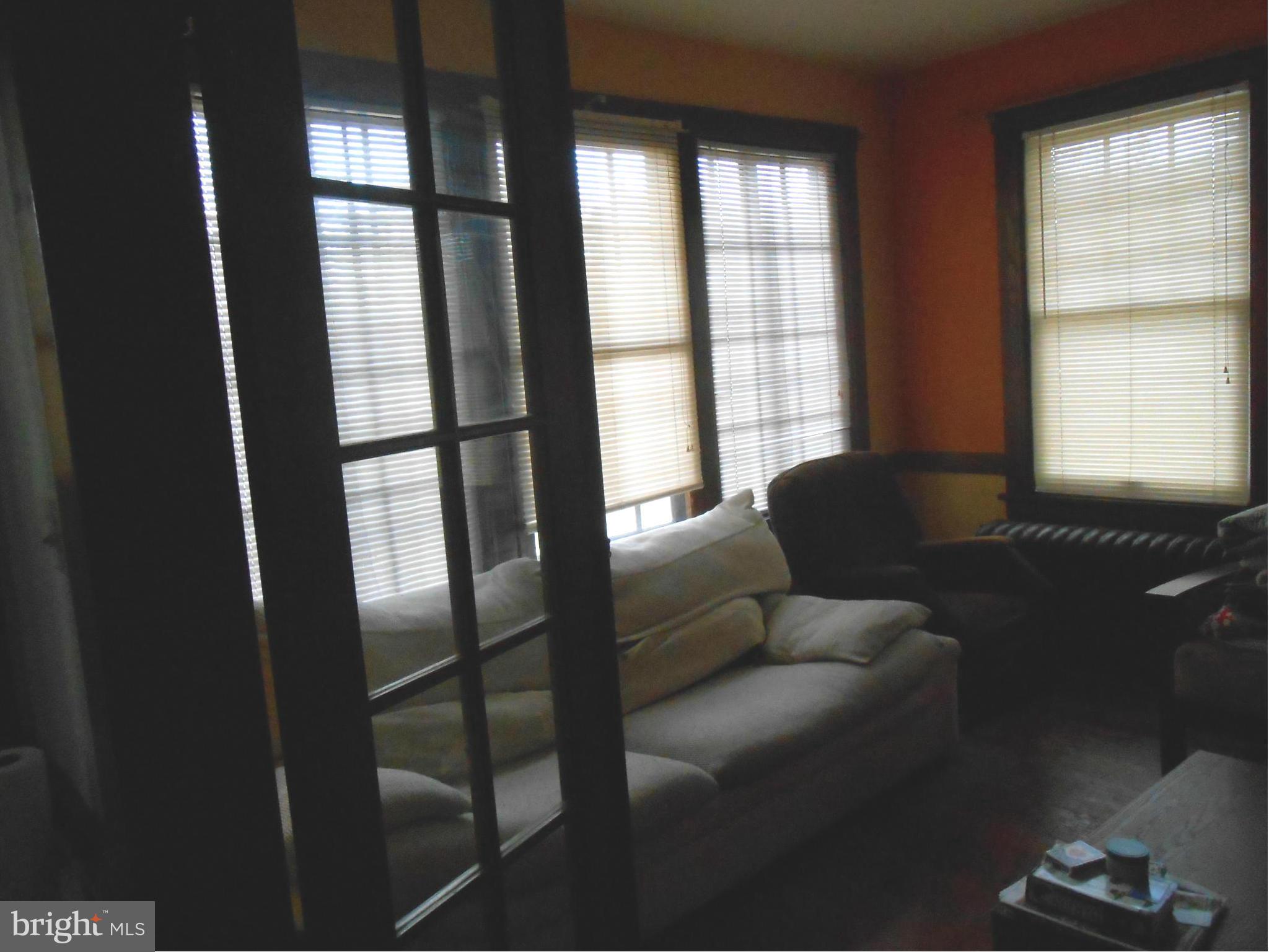 6833 Piney Branch Road Northwest Washington, DC 20012 - Photo 11 of 22 Living Room