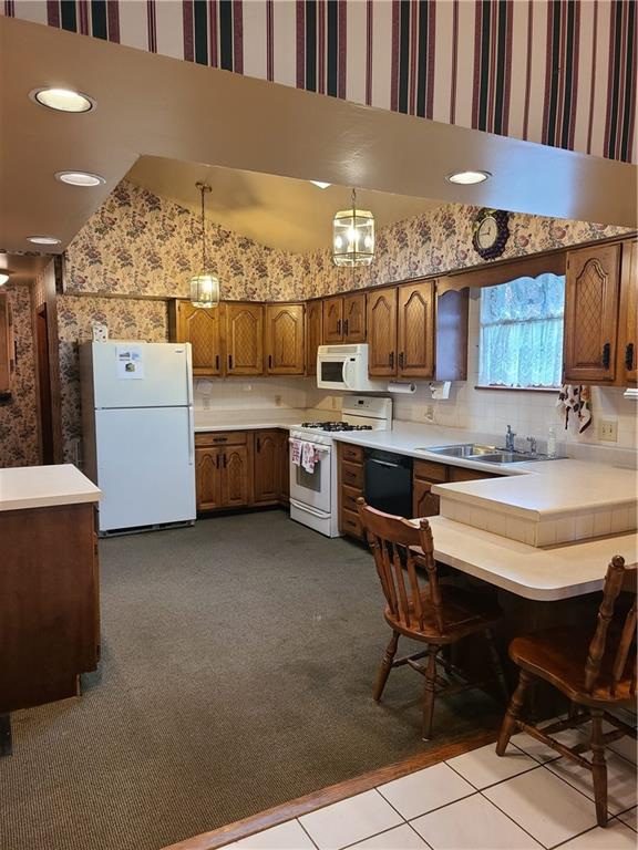 475 Herbst Manor Road Coraopolis, PA 15108 - Photo 4 of 24 Gallery Image 4