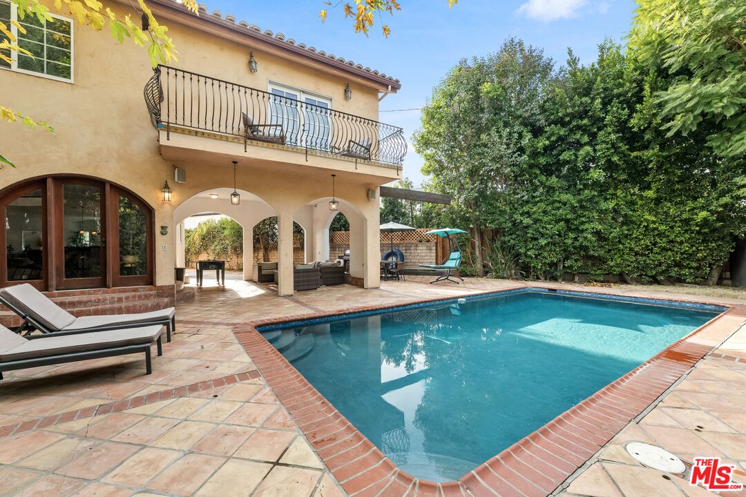 12109 Maxwellton Road Studio City, CA 91604 - Photo 7 of 75