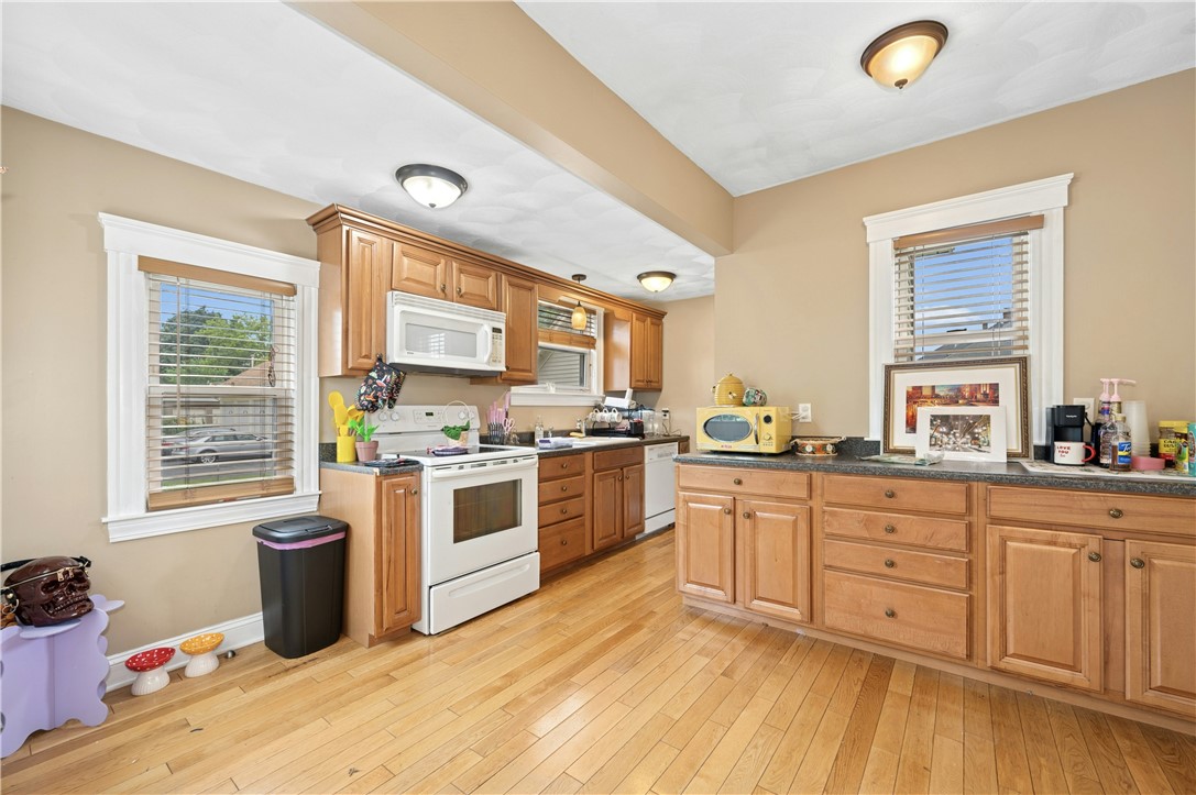 79 Winthrop Street Woonsocket, RI 02895 - Photo 16 of 42