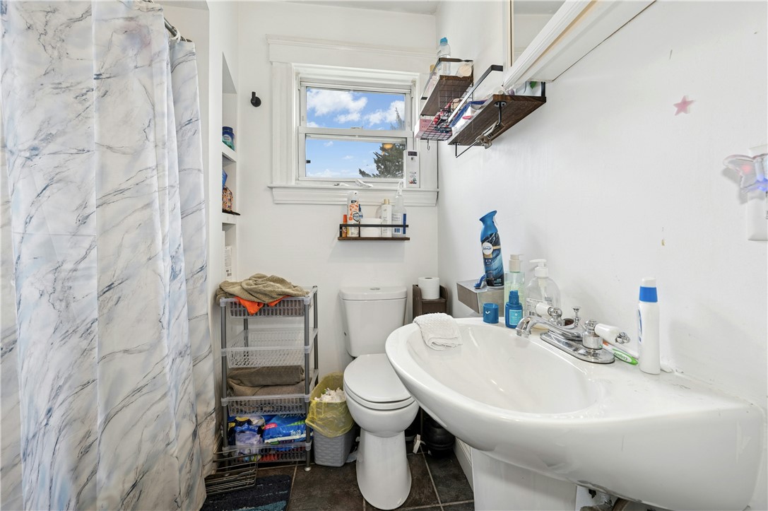 79 Winthrop Street Woonsocket, RI 02895 - Photo 31 of 42