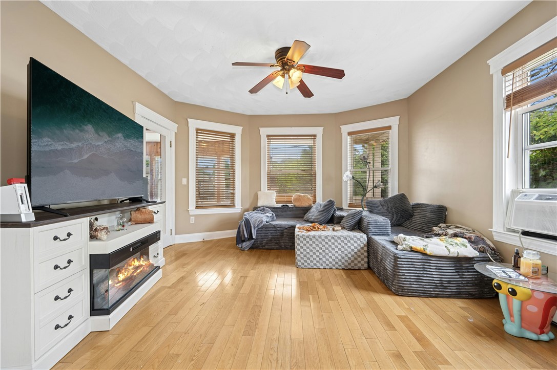 79 Winthrop Street Woonsocket, RI 02895 - Photo 8 of 42