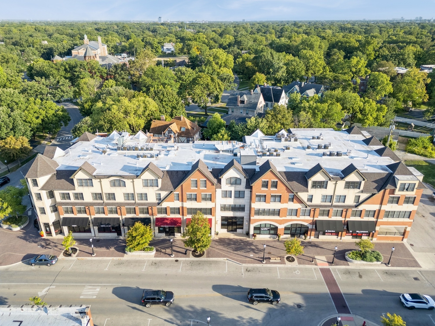 10 East Burlington Street, Unit 4A Riverside, IL 60546 - Photo 35 of 38