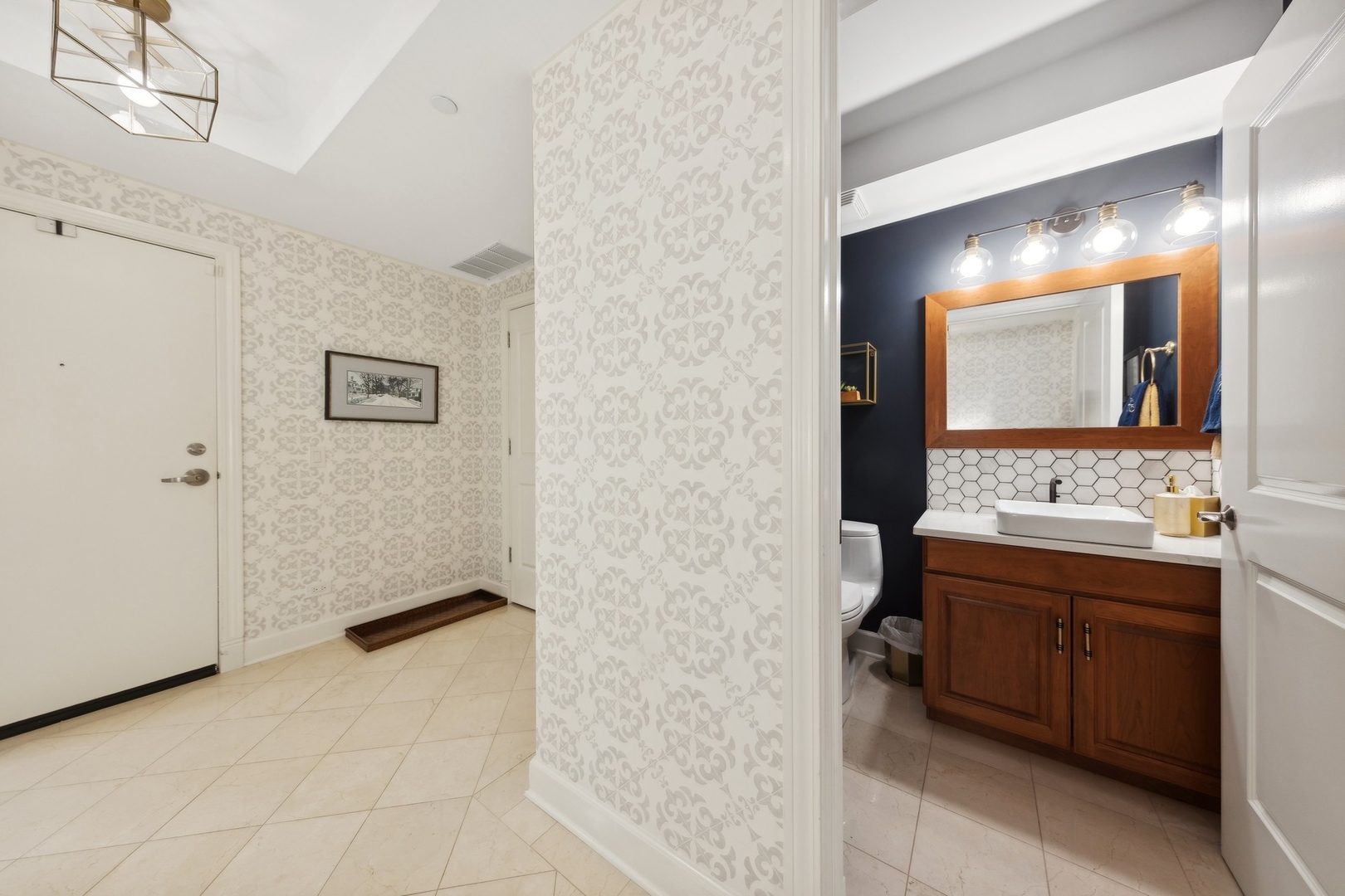 10 East Burlington Street, Unit 4A Riverside, IL 60546 - Photo 5 of 38
