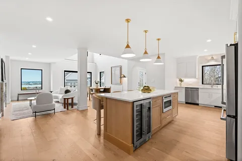 $1,950,000 | 18 R Starknaught Heights, Unit A, Gloucester, MA 01930