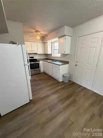 $995 | 318 North Poplar Street, Unit 2, Gastonia, NC 28054