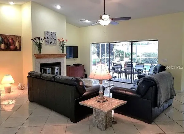 $3,200 | 3857 Kingston Boulevard, Sarasota, FL 34238