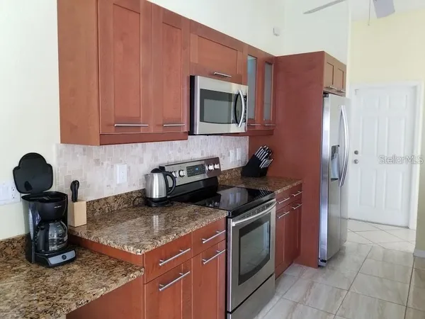 $3,200 | 3857 Kingston Boulevard, Sarasota, FL 34238
