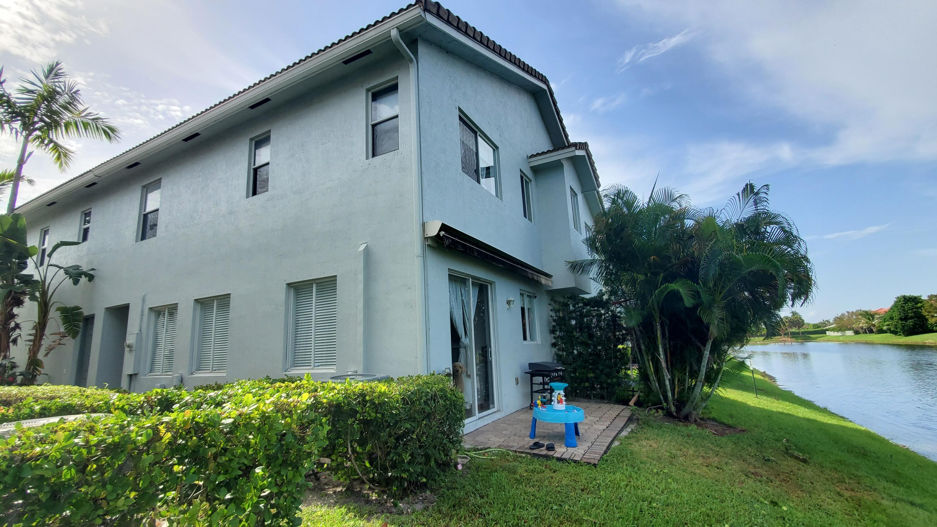 3051 Laurel Ridge Circle Riviera Beach, FL 33404 - Photo 19 of 19 Back (1)