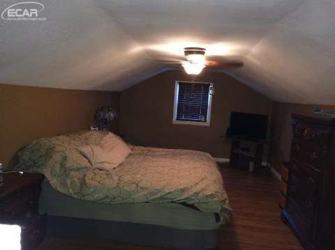 5404 North Linden Road Flint, MI 48504 - Photo 17 of 35 20430693-16.JPG