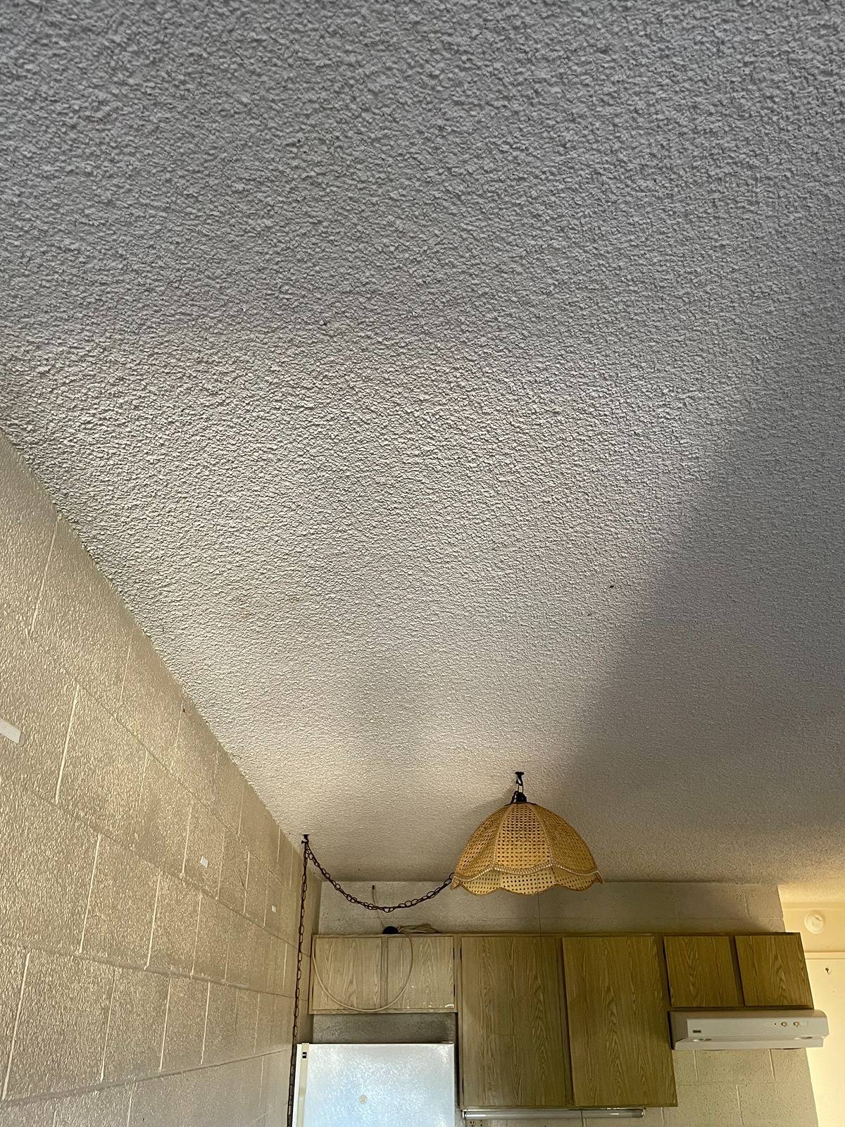 270 Ululani Street, Unit 22 Hilo, HI 96720 - Photo 7 of 13 a picture of a wall with a shower