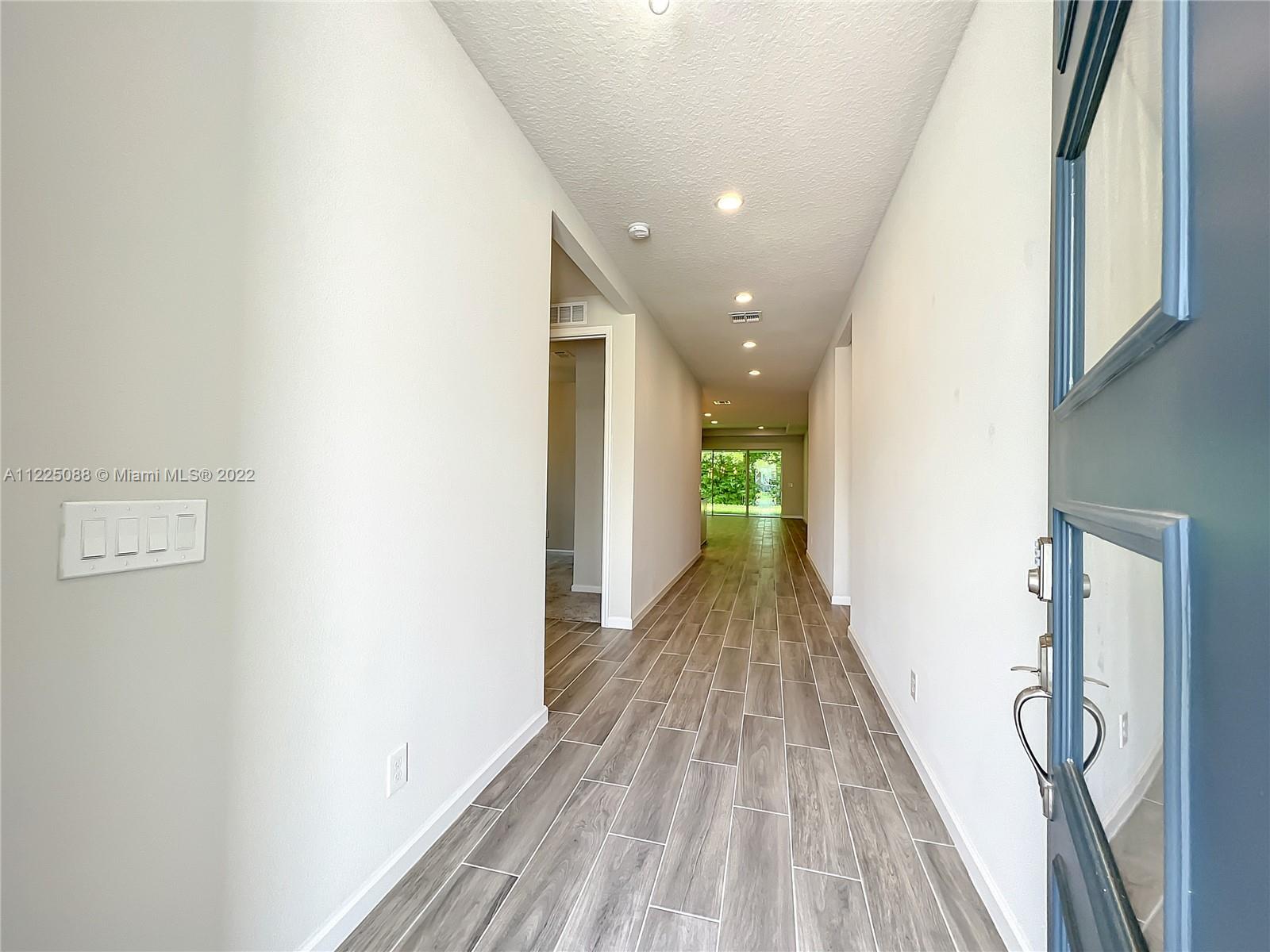 2419 Park Ridge Apopka, FL 32712 - Photo 4 of 62 Gallery Image 4