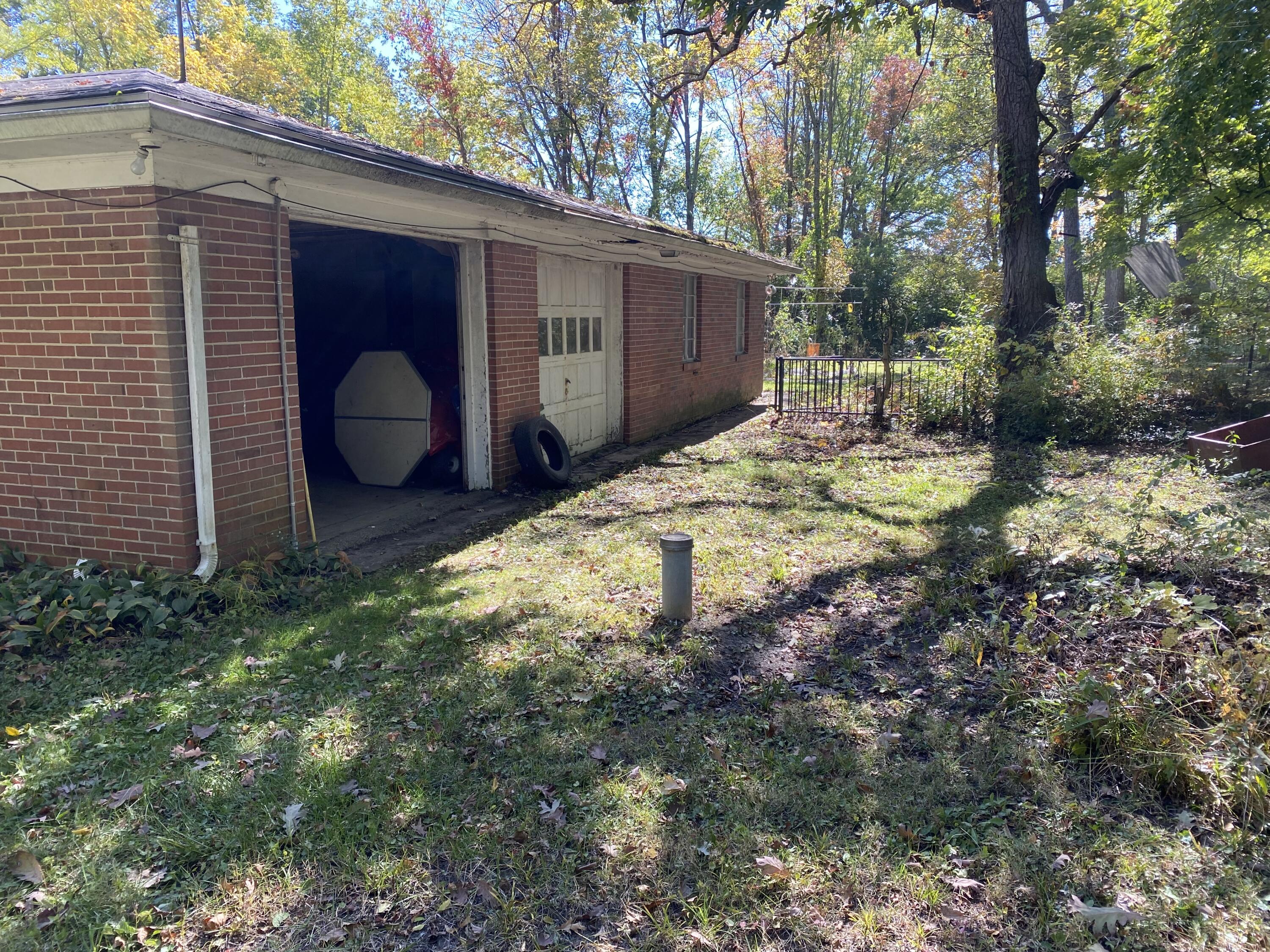 345 South Bird Road Springfield, OH 45505 - Photo 9 of 12