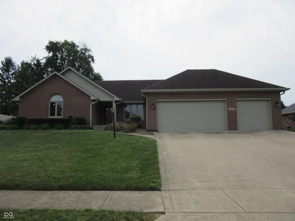 $485,000 | 3717 The Courts, Greenwood, IN 46143