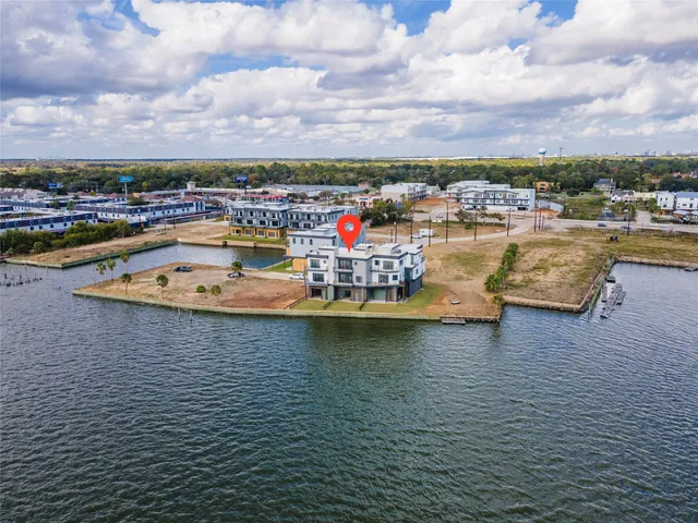 $889,000 | 4403 Davis Lane, Seabrook, TX 77586