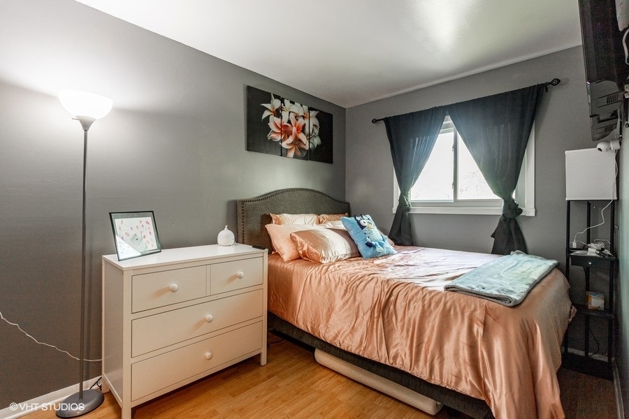305 Hadleigh Road Bolingbrook, IL 60440 - Photo 7 of 14