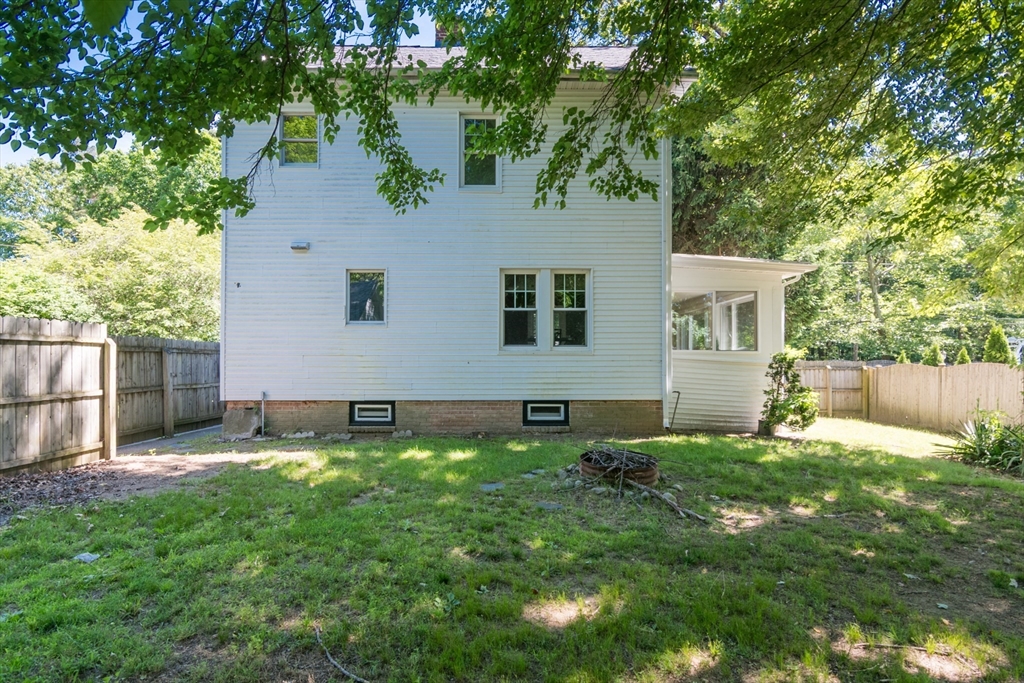 2306 Wilbraham Road Springfield, MA 01129 - Photo 29 of 34