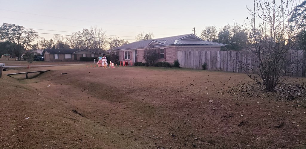 104 Pineridge Road Dothan, AL 36305 - Photo 2 of 19