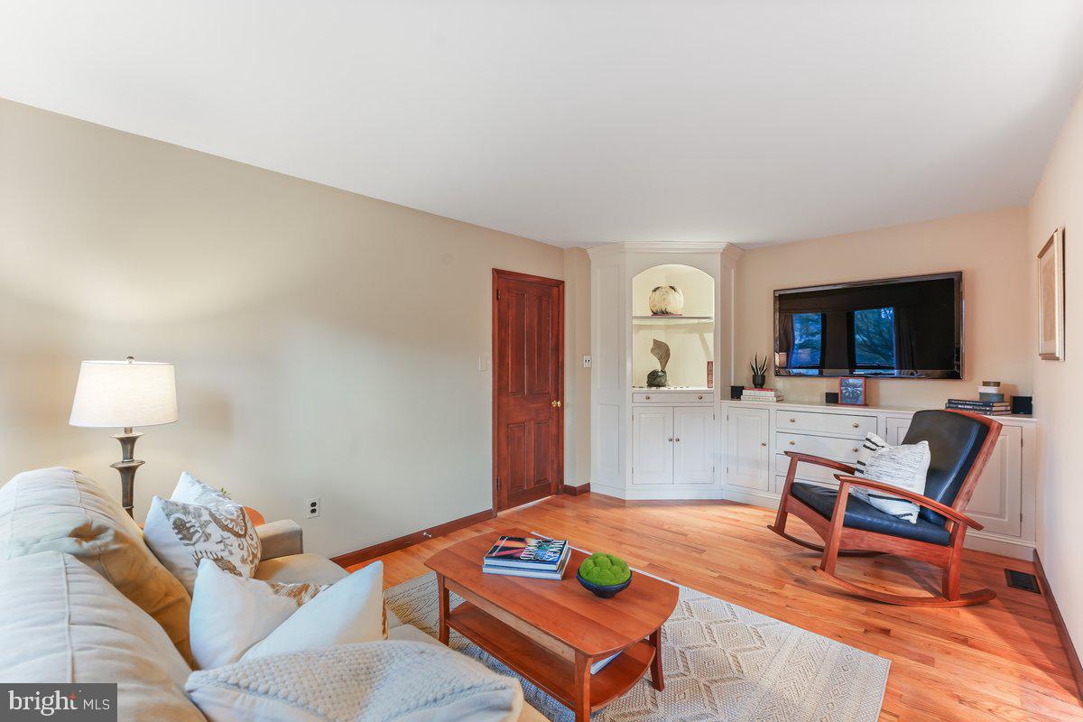 134 Lakeview Drive Media, PA 19063 - Photo 23 of 46 1st Floor Den