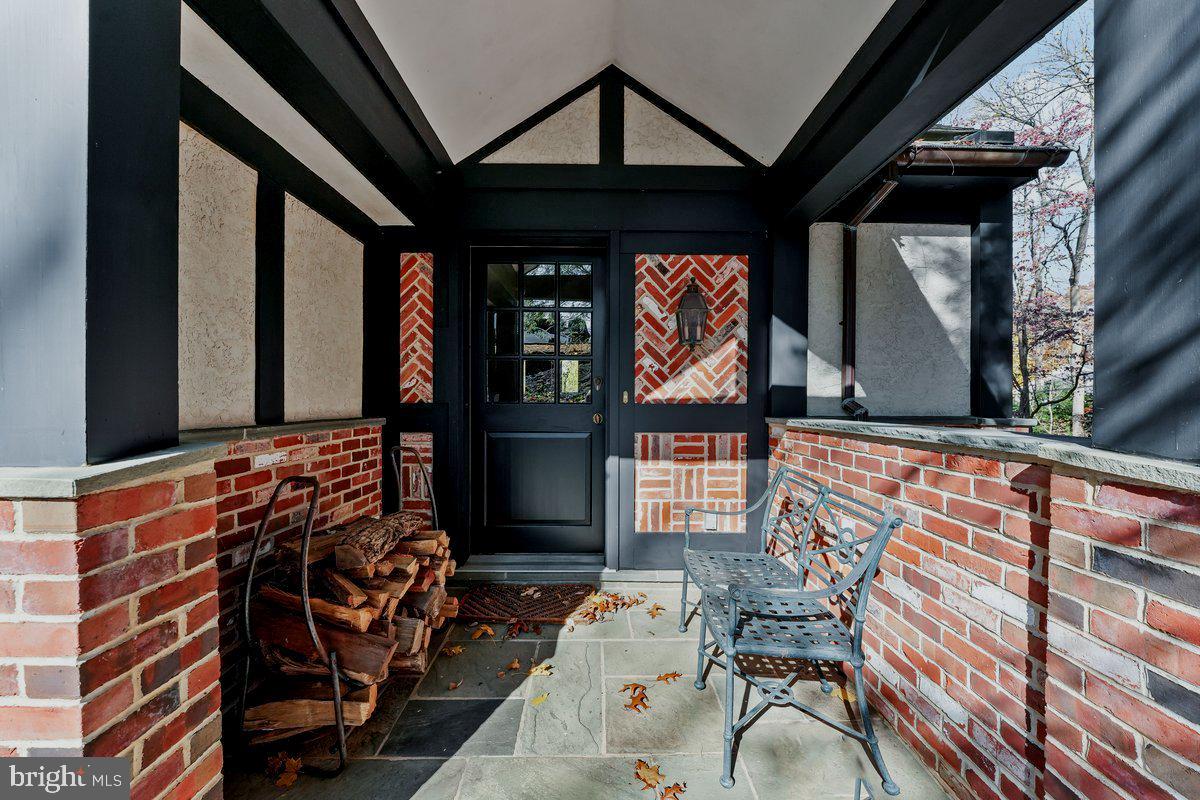 134 Lakeview Drive Media, PA 19063 - Photo 41 of 46 Covered Side Entry