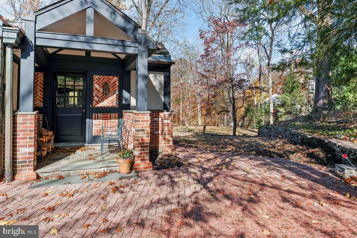 134 Lakeview Drive Media, PA 19063 - Photo 42 of 46 Side Entry